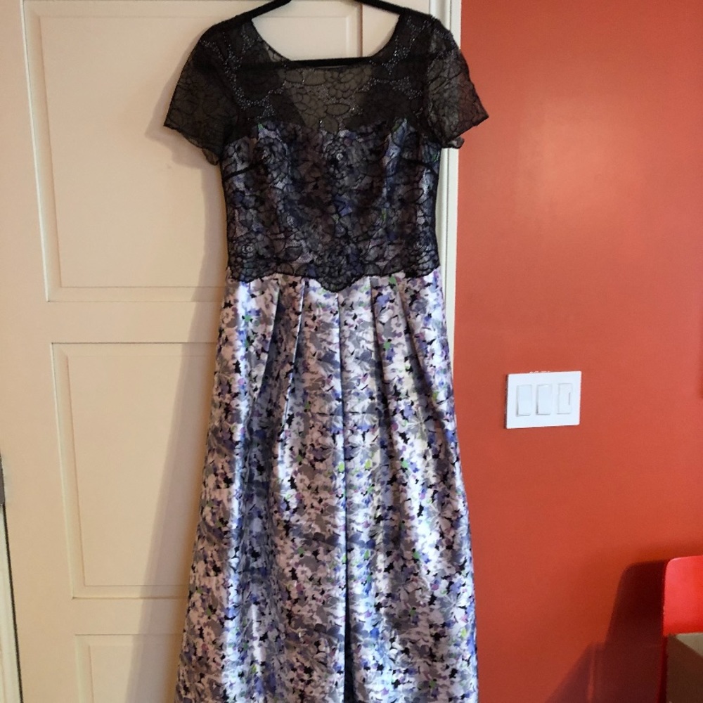 Kay Unger Gown